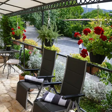 Issa - 3 Min Walk To Дом отдыха *